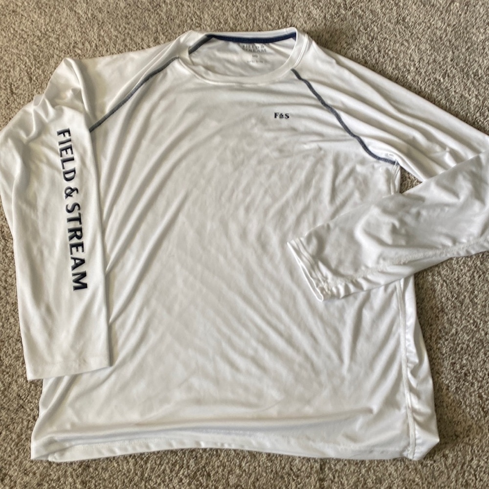 Men’s field and Stream long sleeve rash guard shirt size M